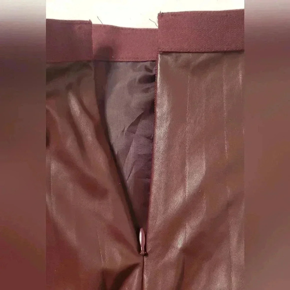 NwtJ.Crew Faux Leather Maroon Plead Skirt  Sz 8 Style#F6089 - Picture 6 of 10